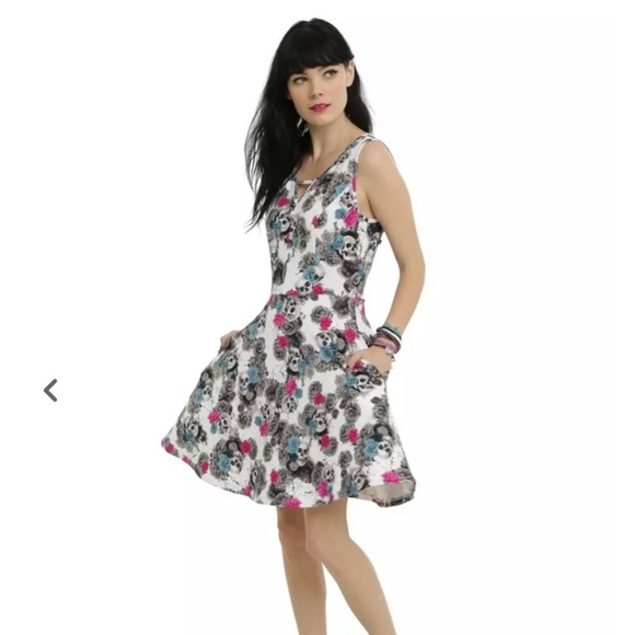 Hot Topic 🔥💀 Dress - Picture 2 of 3
